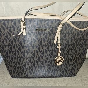 Micheal Kors Handbag